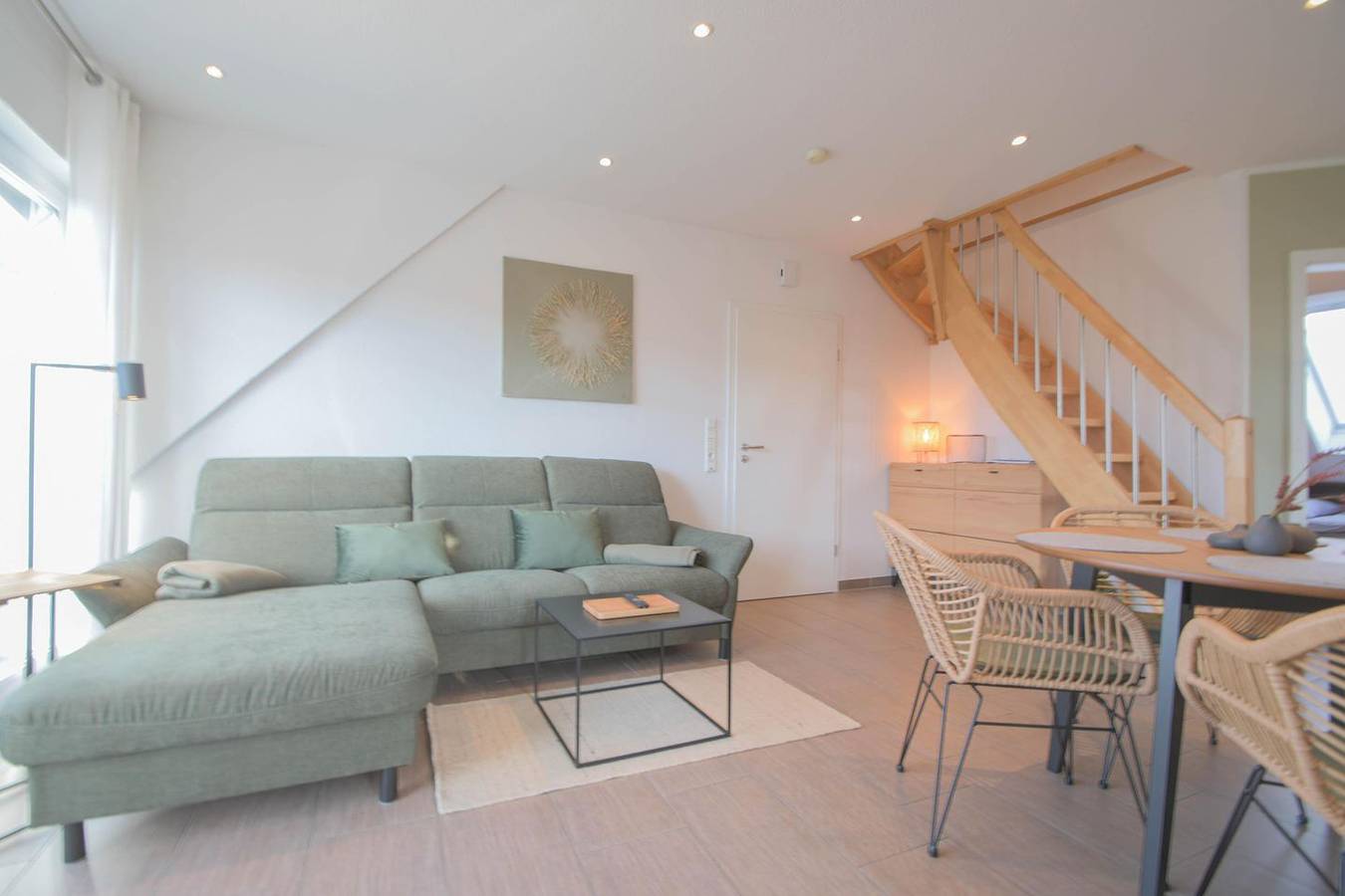 Ganze Wohnung, Modernes familienfreundliches Ferienhaus in Norddeich mit Balkon in Norddeich, Norden und Umgebung