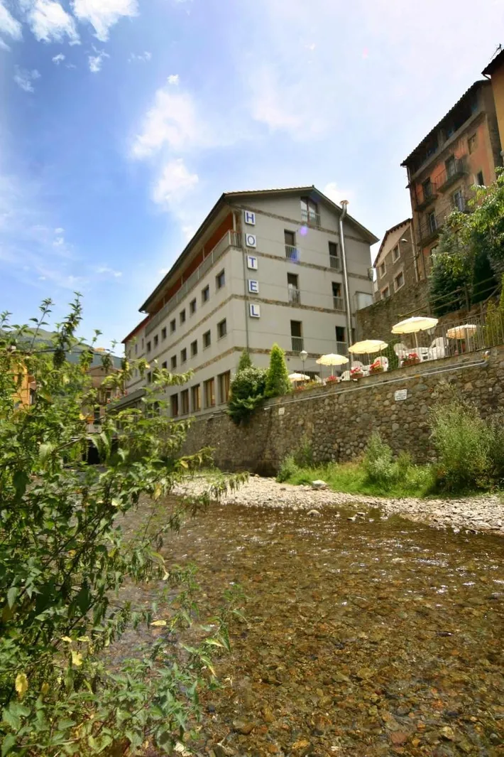 Hotel für 10 Personen, mit Garten und Terrasse - 1