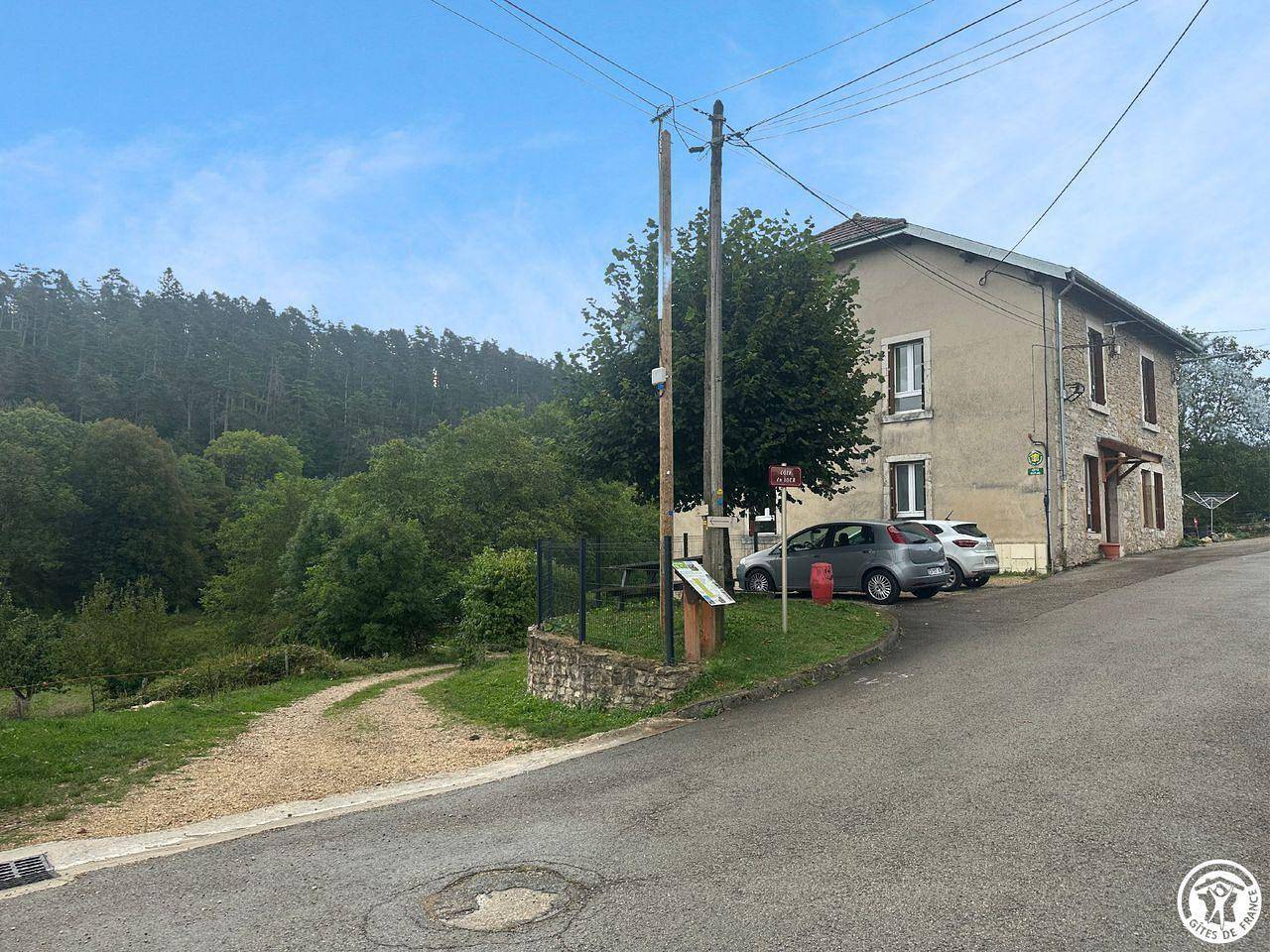Ferienhaus mit Garten und Badewanne, 2km von L'Ain in Sonthonnax-la-Montagne, Nantua