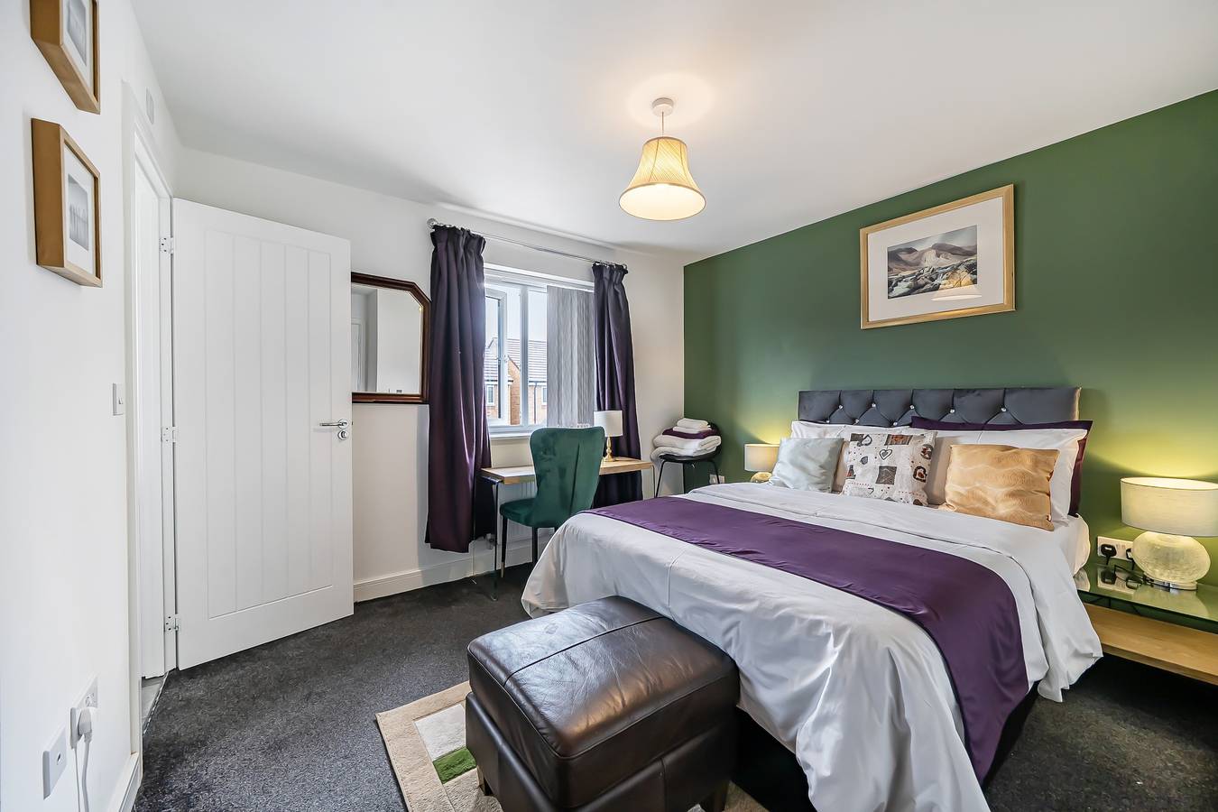 Entire holiday apartment, Apartment Sleeps 10 - Pets, Parking, Ev Charging in Walsall, Birmingham Area