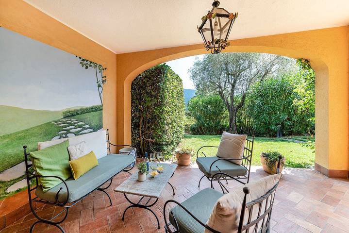 Ferienhaus für 4 Personen, mit Balkon und Terrasse sowie Garten und Ausblick in Garlenda