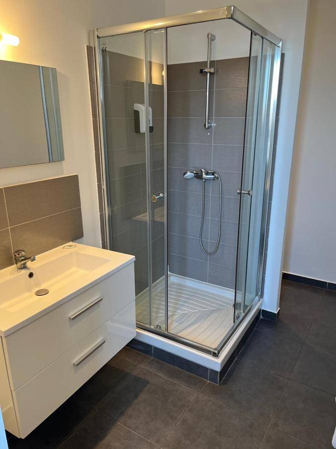 Location de vacances pour 3 personnes, avec jardin et vue, animaux acceptés à La Garde - 2