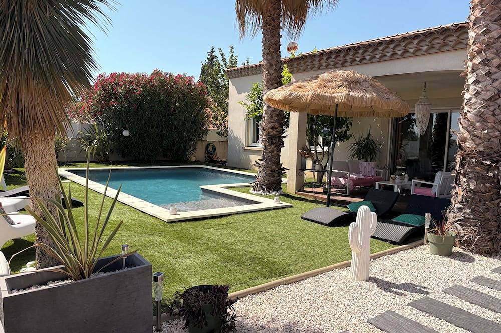 Large family villa 180 m2 located between sea and mountains with swimming pool in Murviel-lès-Béziers, Mediterranean Coast (France)