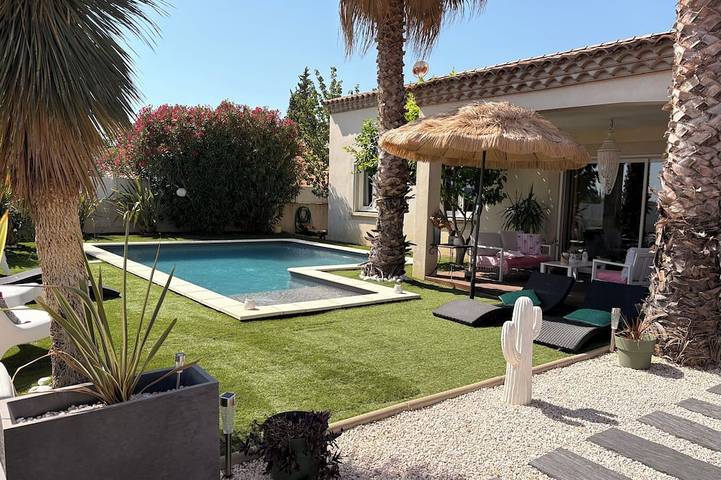 Villa pour 8 personnes, avec terrasse et jardin - 1