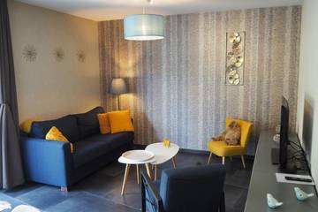 Gîte pour 4 personnes, avec jardin et jacuzzi à Anhée