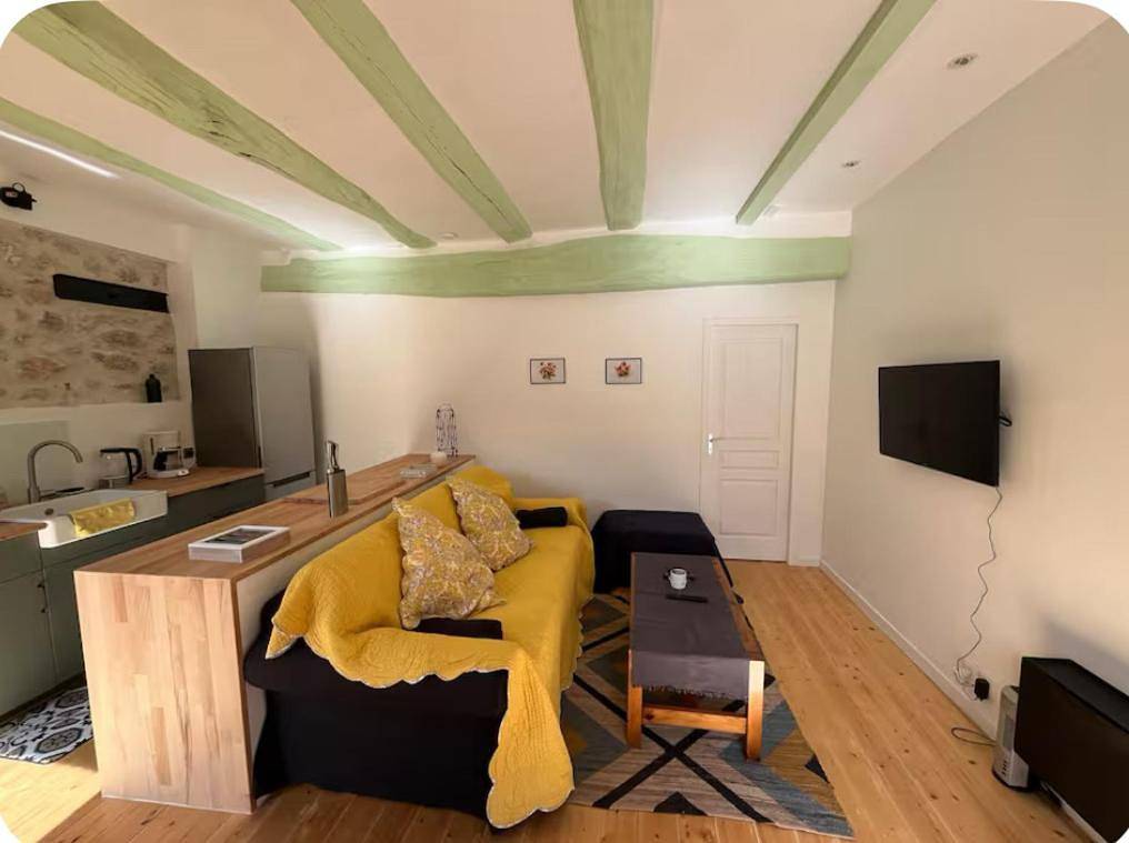 Appartement entier, One-Bedroom Apartment in Villecroze, Région de Draguignan