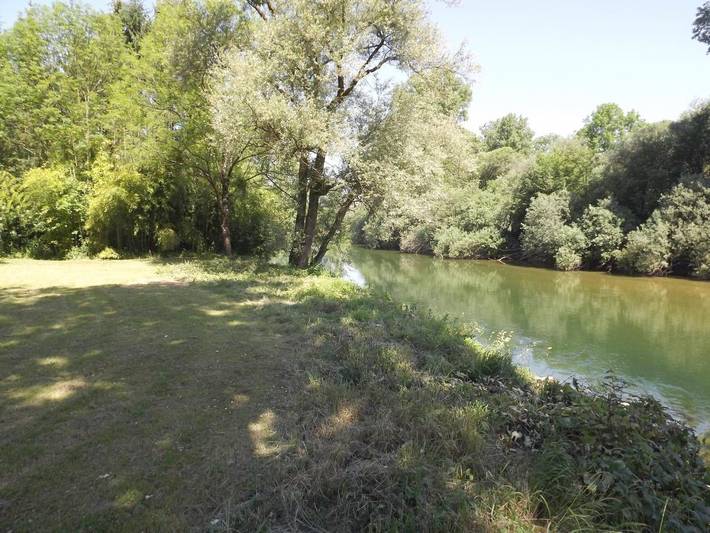 Gîte pour 6 personnes, avec Balcon et Terrasse ainsi que Jardin et Vue à Nevy-lès-Dole