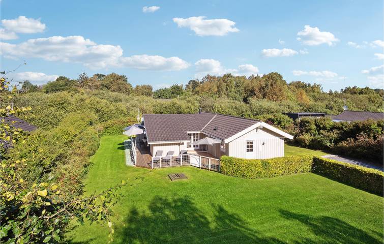 Ferienhaus für 10 Personen, mit Terrasse und Whirlpool sowie Garten und Sauna in Ebeltoft (Stadt)