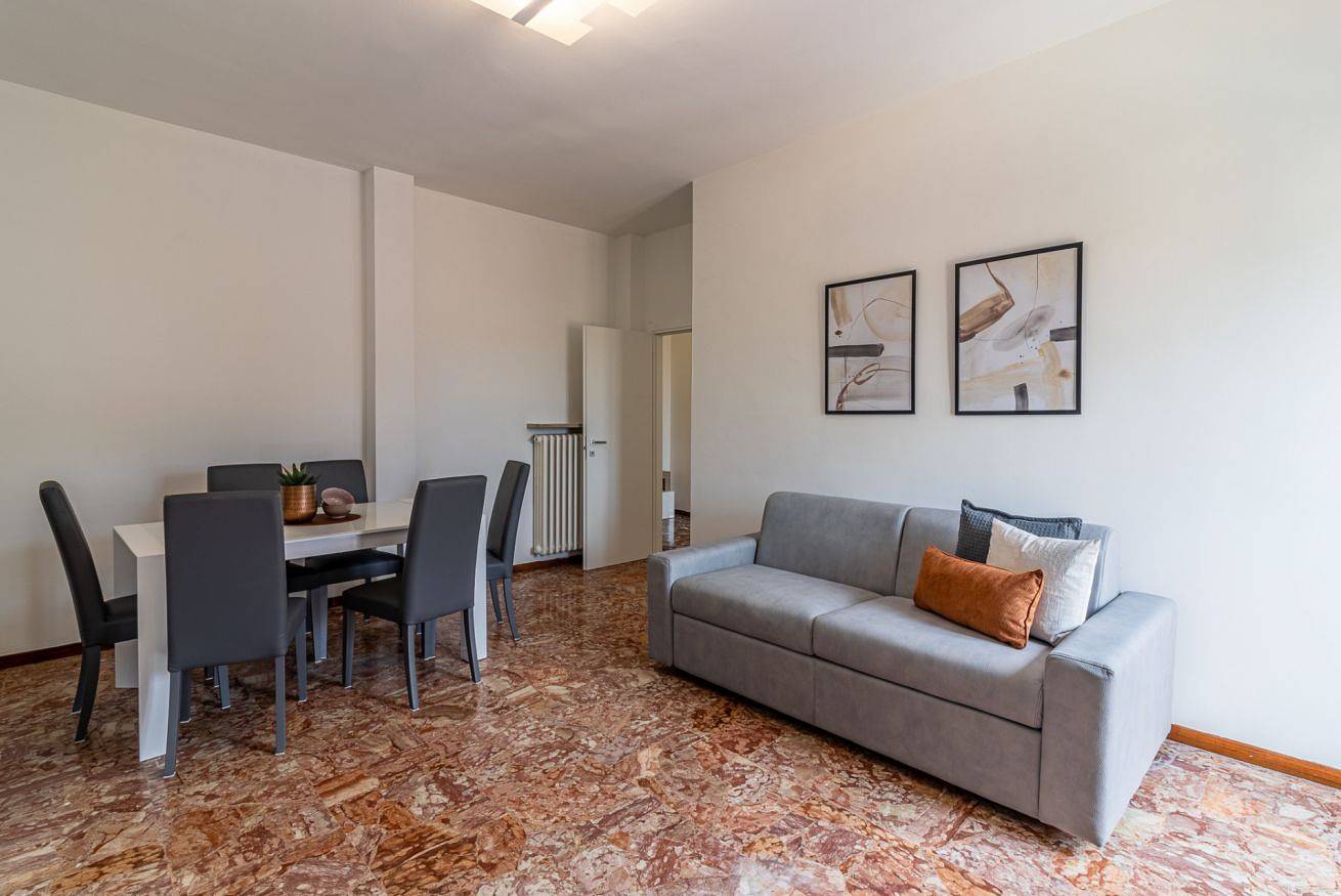 Apartamento entero, Guesthost - Fiera di Ferrara Huge Apartment x7! in Ferrara, Provincia de Ferrara