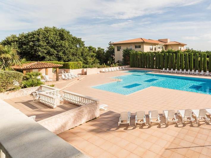Apartamento para 4 personas, con Balcón además de Terraza y Piscina para niños en Ramatuelle