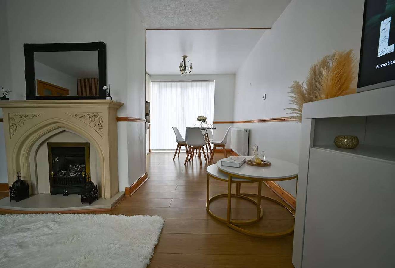 Elegant Cottage With Hot Tub in Manchester, Greater Manchester