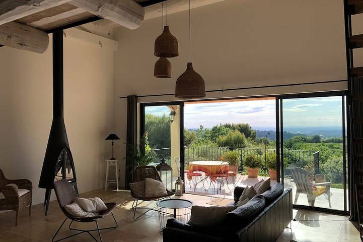 Location de vacances pour 9 personnes, avec jardin ainsi que jacuzzi et balcon à Malemort-du-Comtat - 4