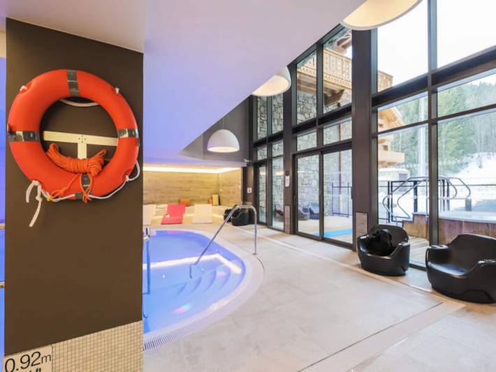 Gîte pour 6 personnes, avec piscine ainsi que balcon et sauna, animaux acceptés dans Méribel - 4