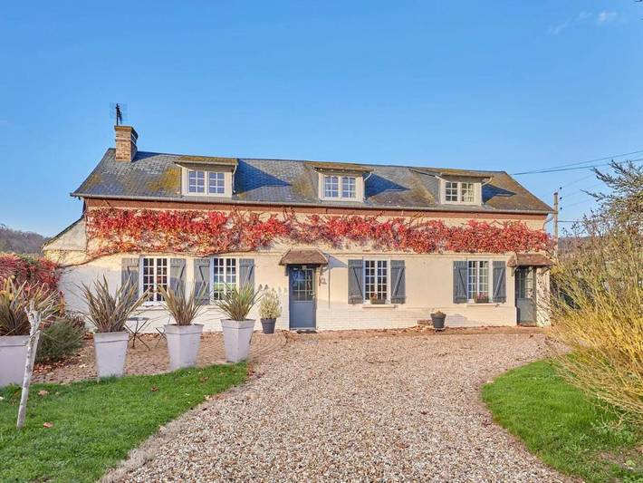 Villa pour 5 personnes, avec piscine ainsi que terrasse et jardin