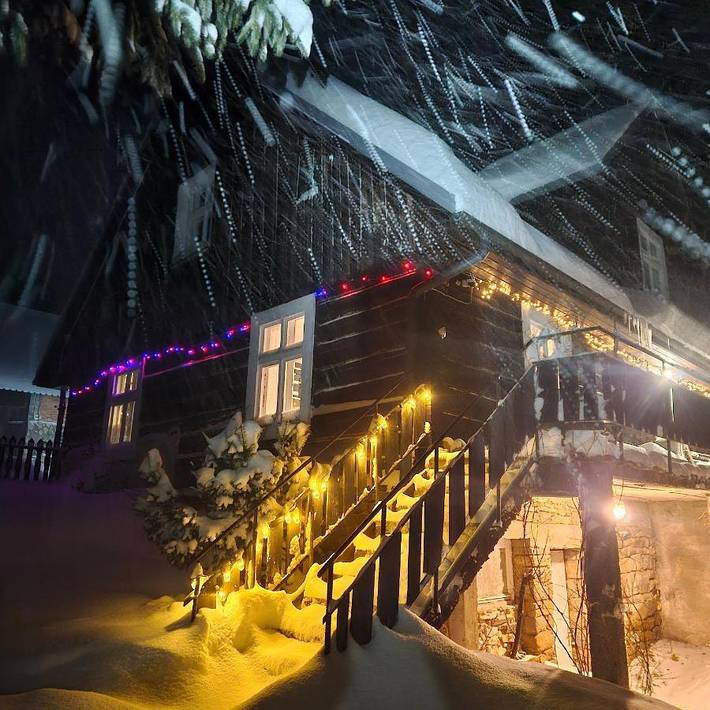 Dom dla 12 osób, z widok i basen oraz ogród, zwierzęta dozwolone w Kamesznica