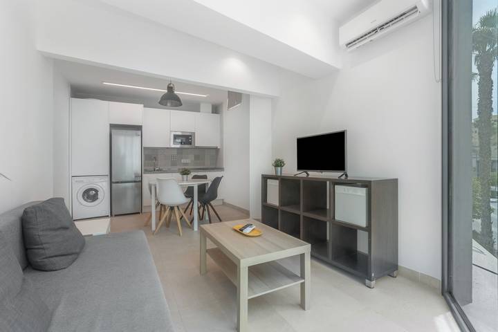 Ganze Wohnung, Ferienwohnung 'Zimmer 3' mit Wi-Fi und Klimaanlage in Torremolinos Zentrum, Torremolinos