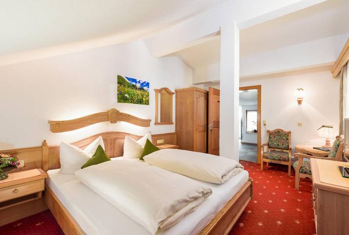 Ganze Ferienwohnung, Landhauszimmer Komfort in Holzgau, Allgäuer Alpen (Österreich)