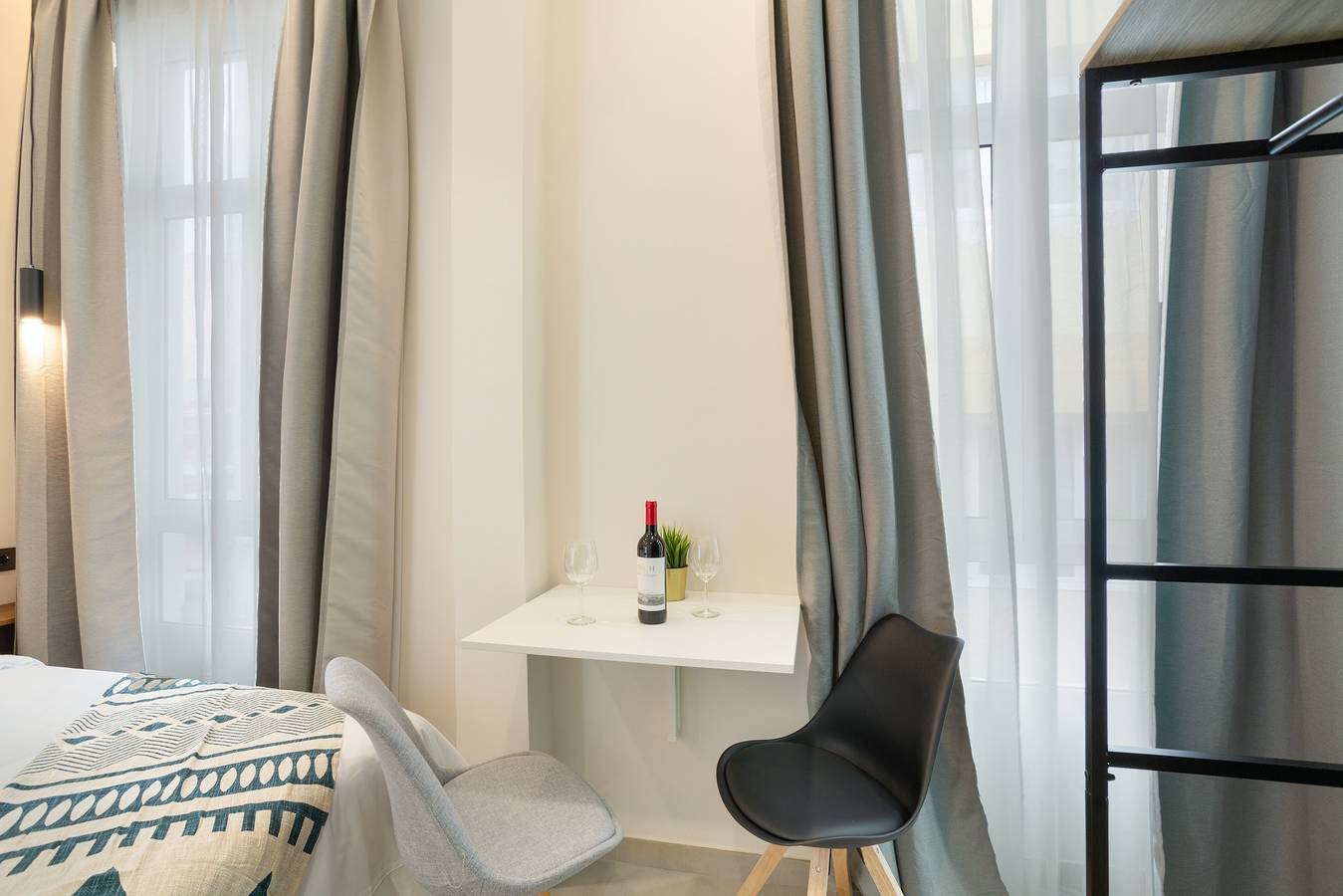 Entire studio, Vacation Studio 'Estudio Exterior 2' with Shared Terrace, Wi-Fi and Air Conditioning in Las Palmas de Gran Canaria Centre, Las Palmas de Gran Canaria