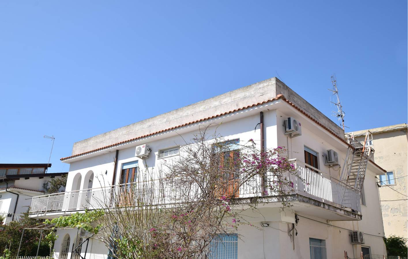 Ganze Ferienwohnung, Reizende 1-Zimmer-Wohnung mit Terrasse, 1,5 km vom Strand entfernt in Pizzo, Vibo Valentia Provinz