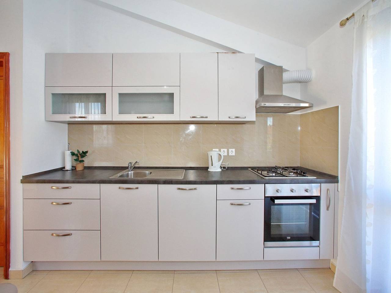 Ganze Wohnung, Wohnung in Bibinje nahe Kiesstrand in Bibinje, Zadar