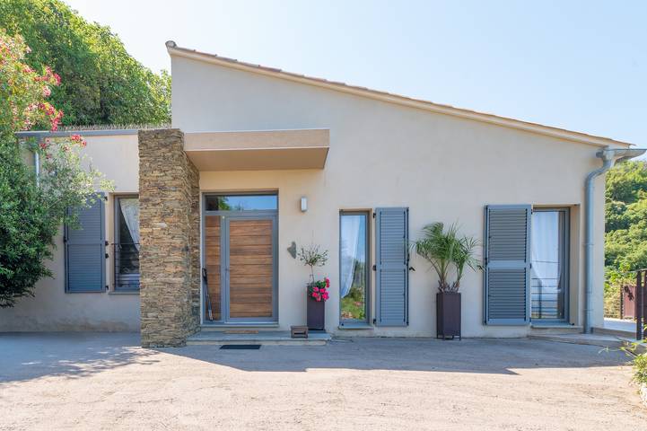 Chambre d’hôte pour 4 personnes, avec Jardin et Vue sur le lac en Corse