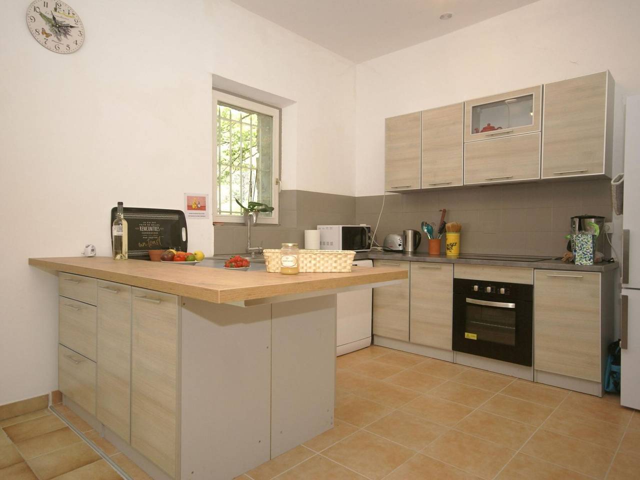 Romantic, holiday home in Flayosc with private swimming pool and in the forest! in Draguignan, Draguignan Region