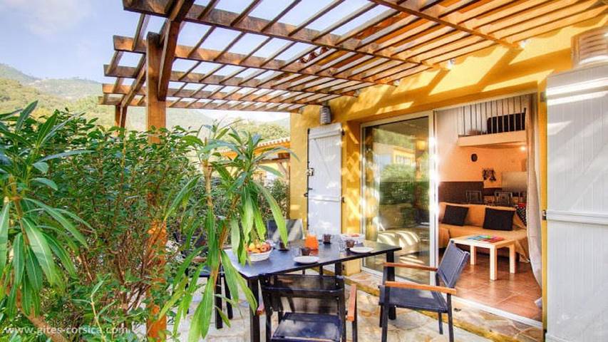Gîte pour 5 personnes, avec terrasse ainsi que piscine et jardin, animaux acceptés en Corse - 3