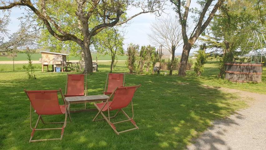 Location de vacances pour 6 personnes, avec jardin ainsi que piscine et vue à Fréjairolles - 3