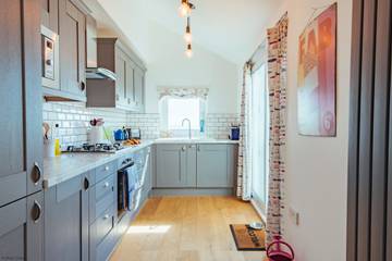 Vacation Rental for 4 Guests in Sandgate, Kent Downs, Picture 2