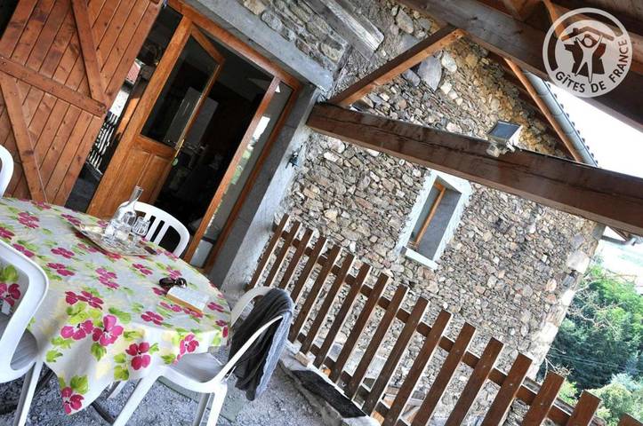 Location de vacances pour 8 personnes, avec terrasse à La Terrasse-sur-Dorlay
