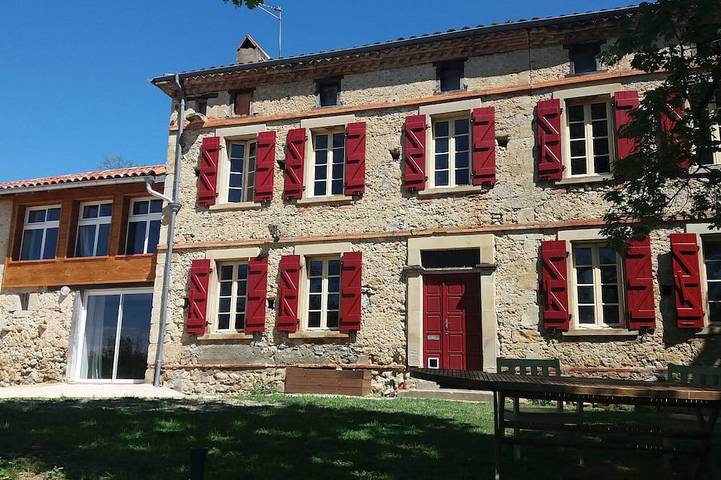 Gîte pour 7 personnes, avec terrasse et jardin à Castex