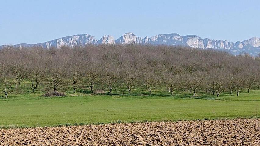 Location de vacances pour 6 personnes, avec jardin et vue à Chatuzange-le-Goubet