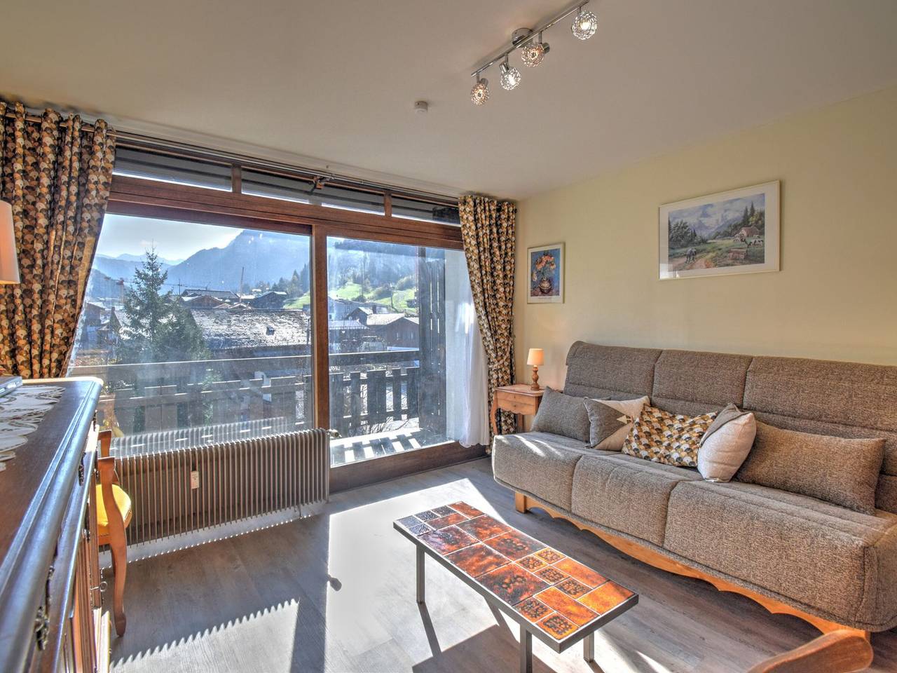 Entire studio, Studio for 4 in Morzine, near center, pets allowed, parking in Morzine, Les Portes du Soleil