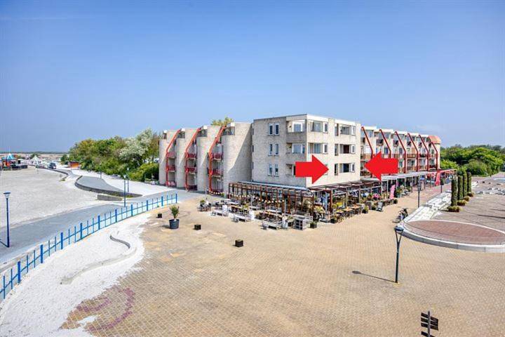 Vakantieappartement voor 4 personen, with Balkon and Terras as well as Uitzicht op het meer and Uitzicht in Makkum