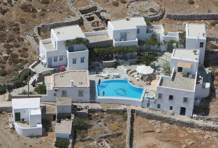 Hôtel pour 4 personnes, avec Balcon et Terrasse ainsi que Jardin et Piscine dans Folégandros - 4