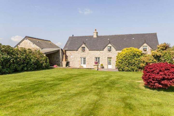 Gîte pour 10 personnes, avec jardin