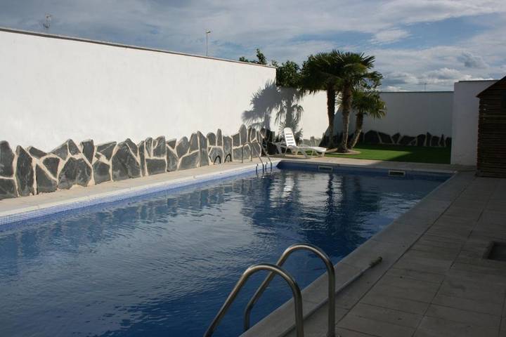 Casa rural para 2 personas, con piscina además de jardín y jacuzzi en Montes de Toledo - 4