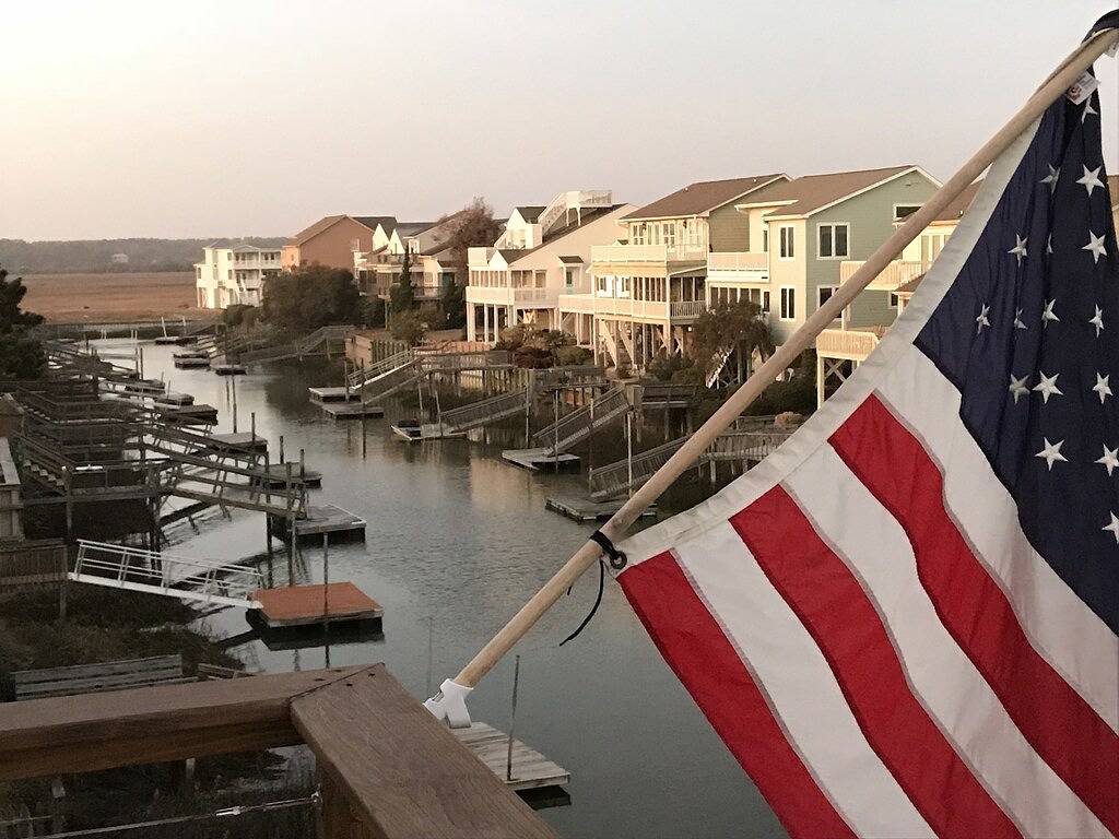 Inselhaus am Kanal und in der Nähe von Strand - Planen Sie Jetzt für Herbst 2019 und Frühling 2020 in Sunset Beach (NC), Brunswick County