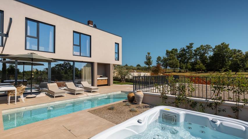 Villa für 6 Personen, mit Sauna und Whirlpool sowie Garten und Terrasse in Porec und Umgebung