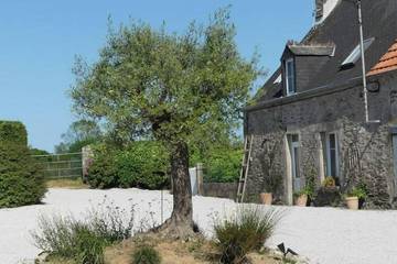 Gîte pour 5 personnes, avec terrasse et jardin à Le Vast