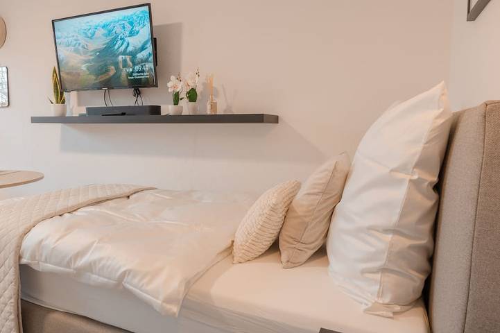Ganze Wohnung, Zentral nah Mhh Terrasse Komfort - 1-Zimmer-Apartment Boxspringbett, Schlafsofa in Buchholz-Kleefeld, Hannover