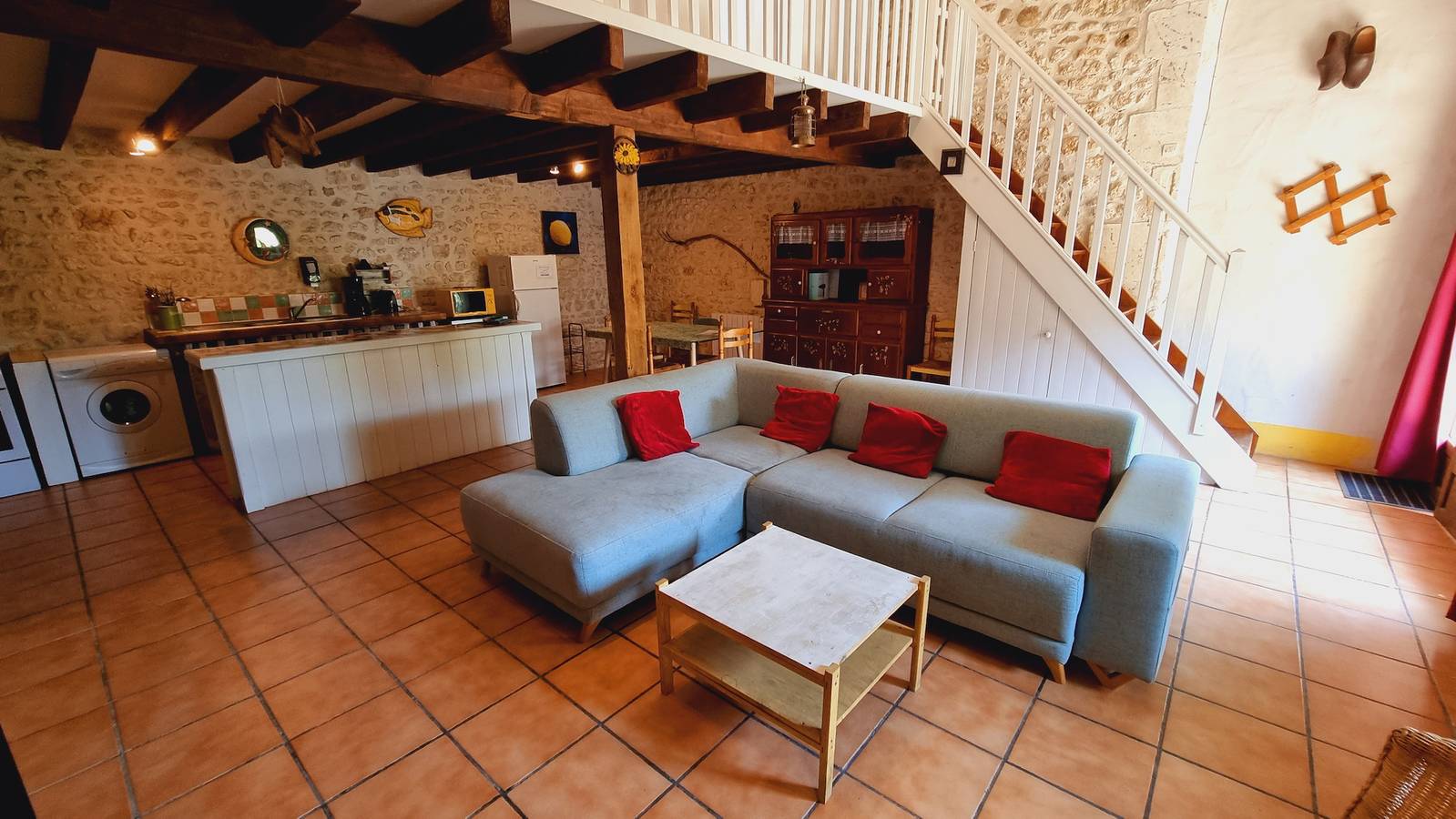 Gîte pour 4 personnes avec piscine in Saint-Just-Luzac, Côte de Beauté