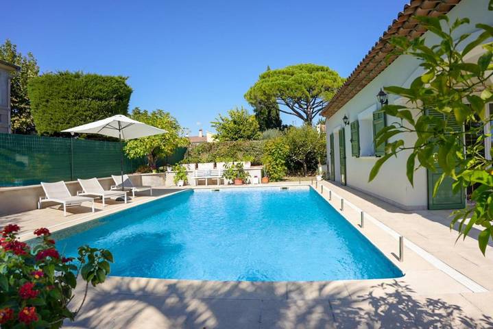 Appartement de vacances pour 6 personnes, avec vue ainsi que jardin et piscine