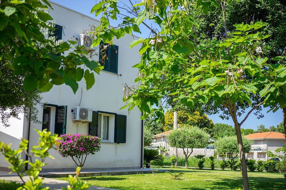 Apartamento entero, Apartamentos Confort in Zambrone, Provincia de Vibo Valentia