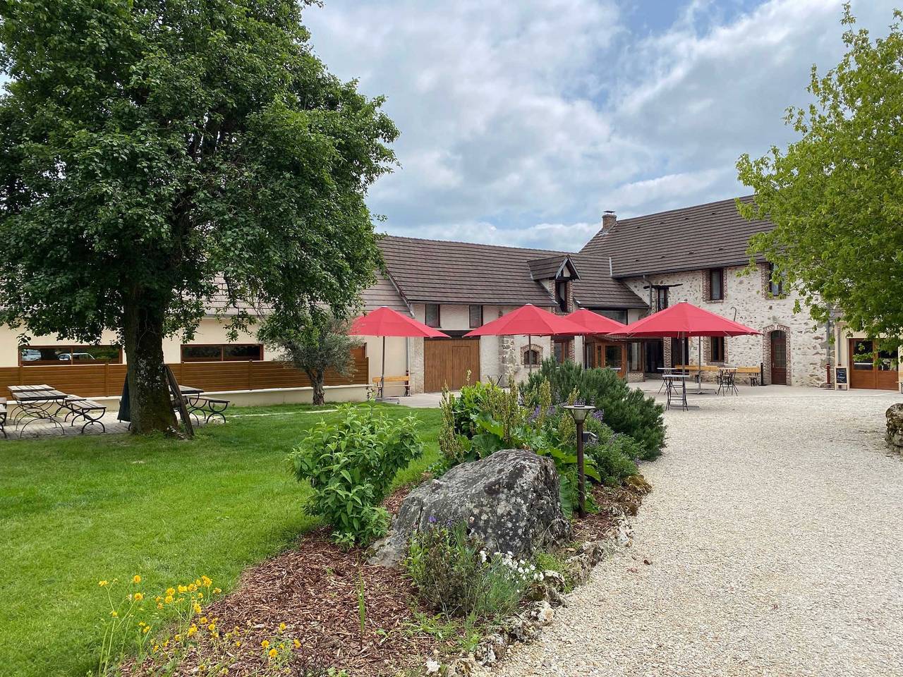 Aux Hirondelles du Chêne - la Cabane in Leuvrigny, Marne
