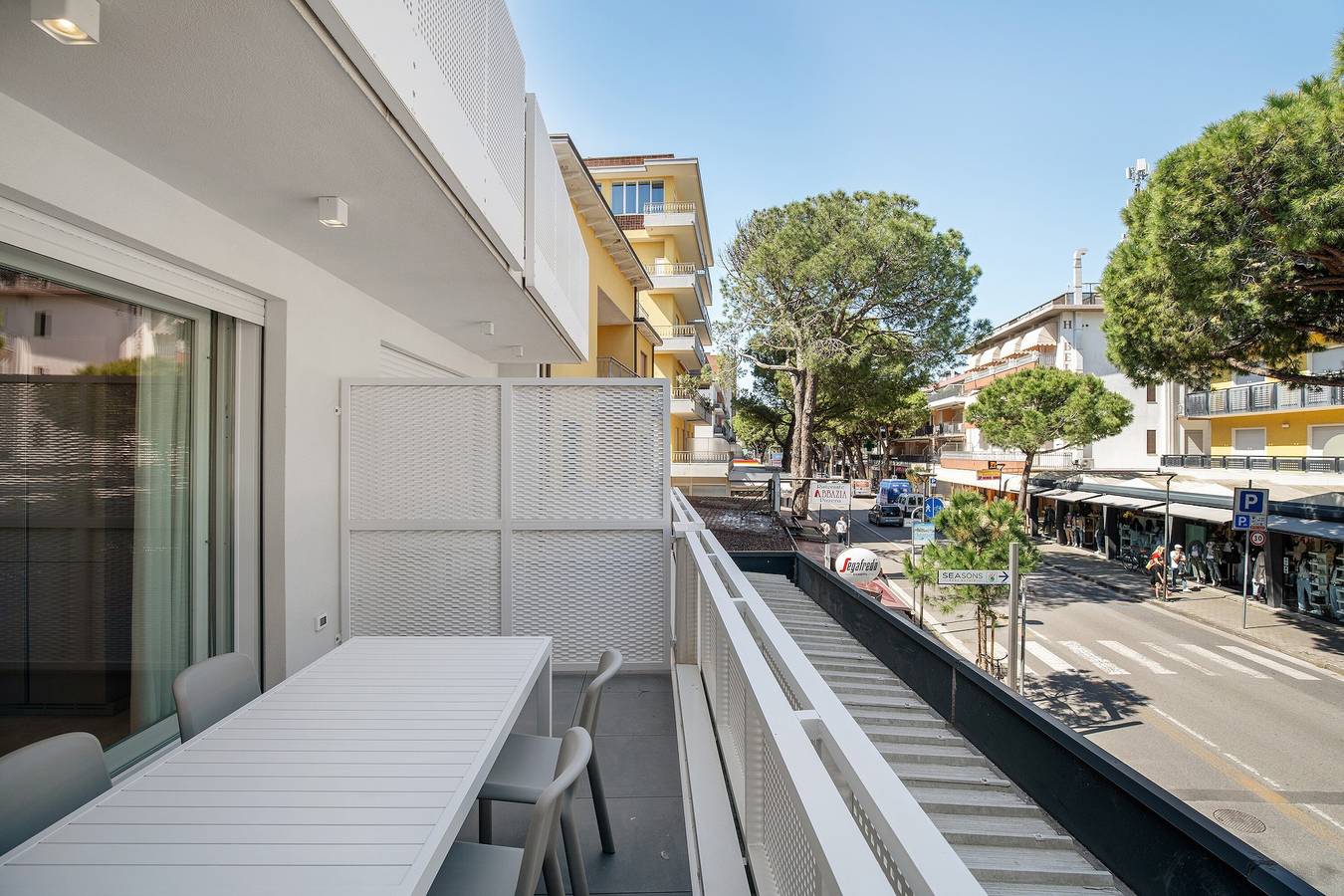 Appartamento intero, Appartamento 'Berton' con terrazza privata, balcone e aria condizionata in Lido di Jesolo, Jesolo