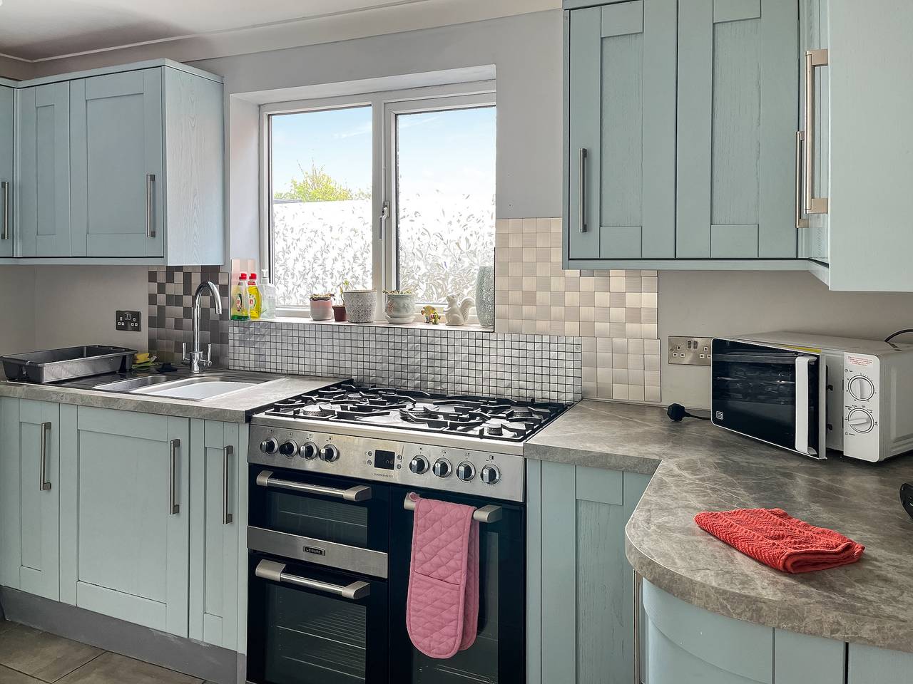 Alverstoke Seaside Cottage in Gosport, Hampshire