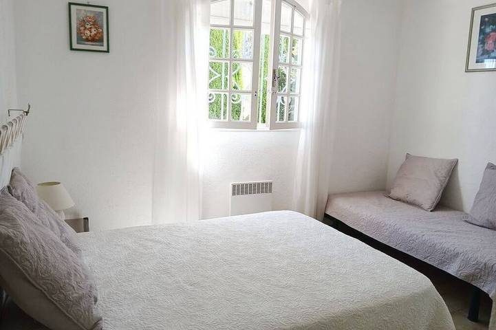 Gîte pour 4 personnes, avec terrasse et jardin à Calvisson - 2