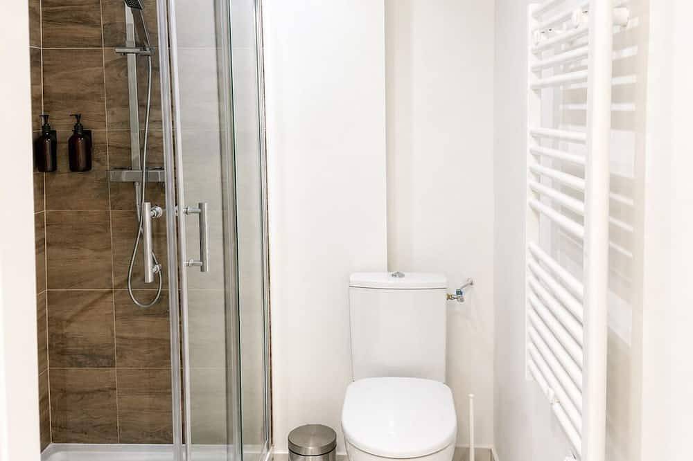 Appartement entier, Eden Suite • Escale 10min Cdg Parc des Expos -Parc Astérix Disney Vallée Village in Tremblay-en-France, Seine-Saint-Denis