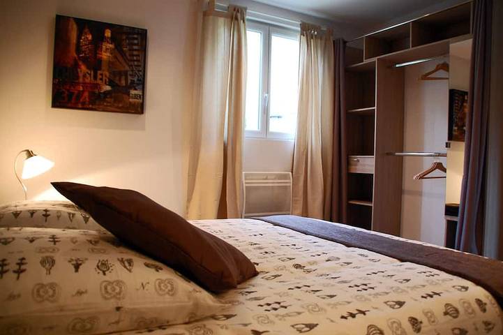 Gîte pour 8 personnes, avec terrasse, animaux acceptés à Doucier - 2